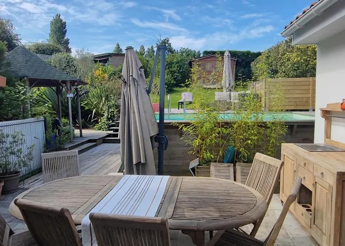 Maison Jean De Luz 6 Personnes Piscine Et Jacuzzi Holiday home *